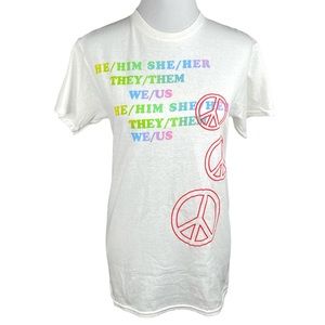 Love Is Love Pronouns T-Shirt White Size Medium